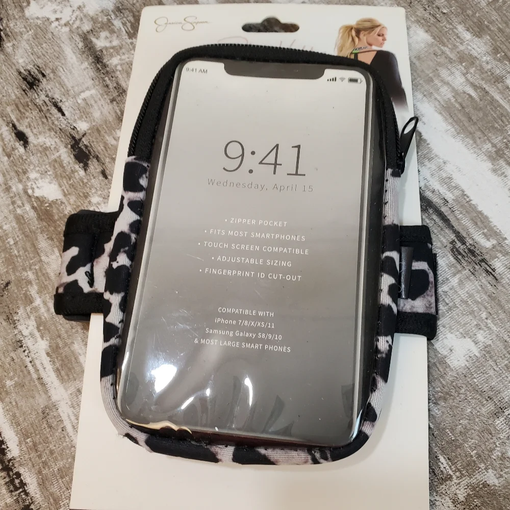 Jessica Simpson Armband Cell Phone Holder, leopard Print